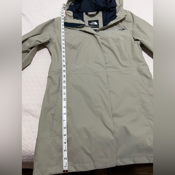 Northface Rain Jacket - Picture 9 of 10